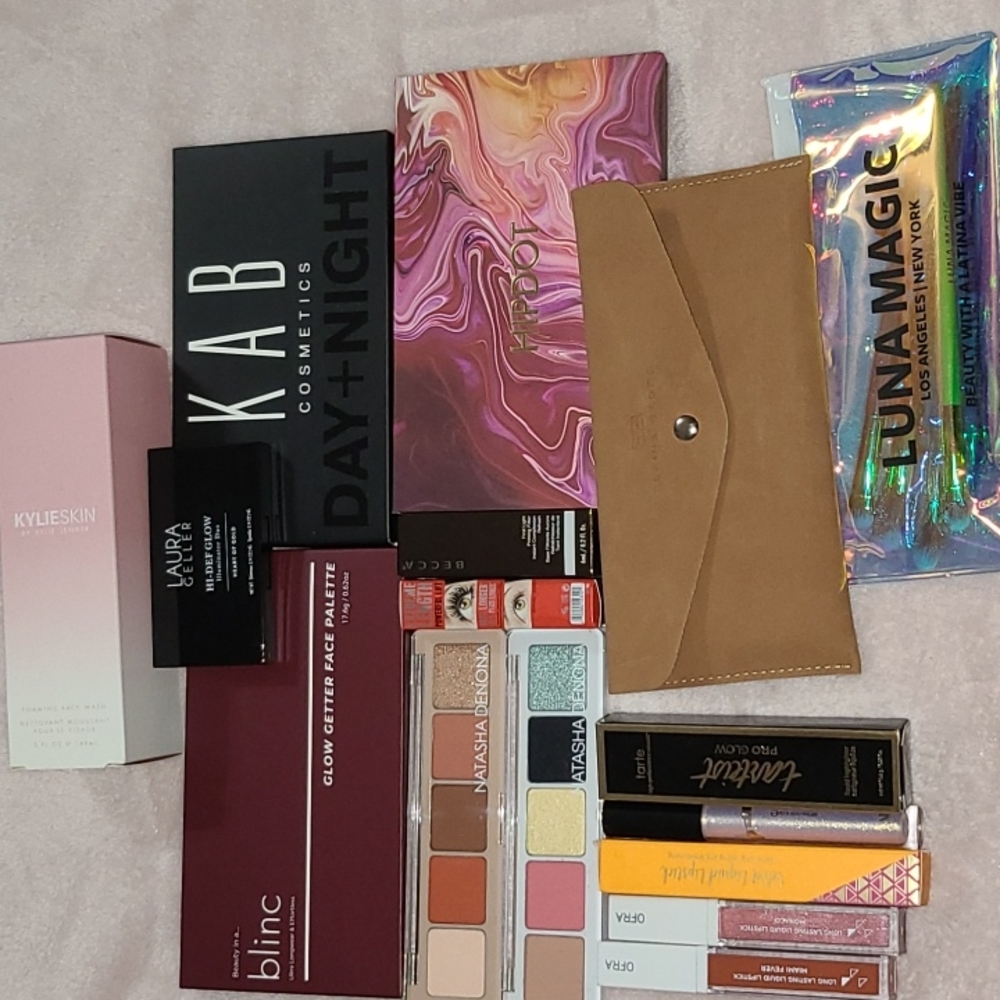 Brand new unused makeup bundle